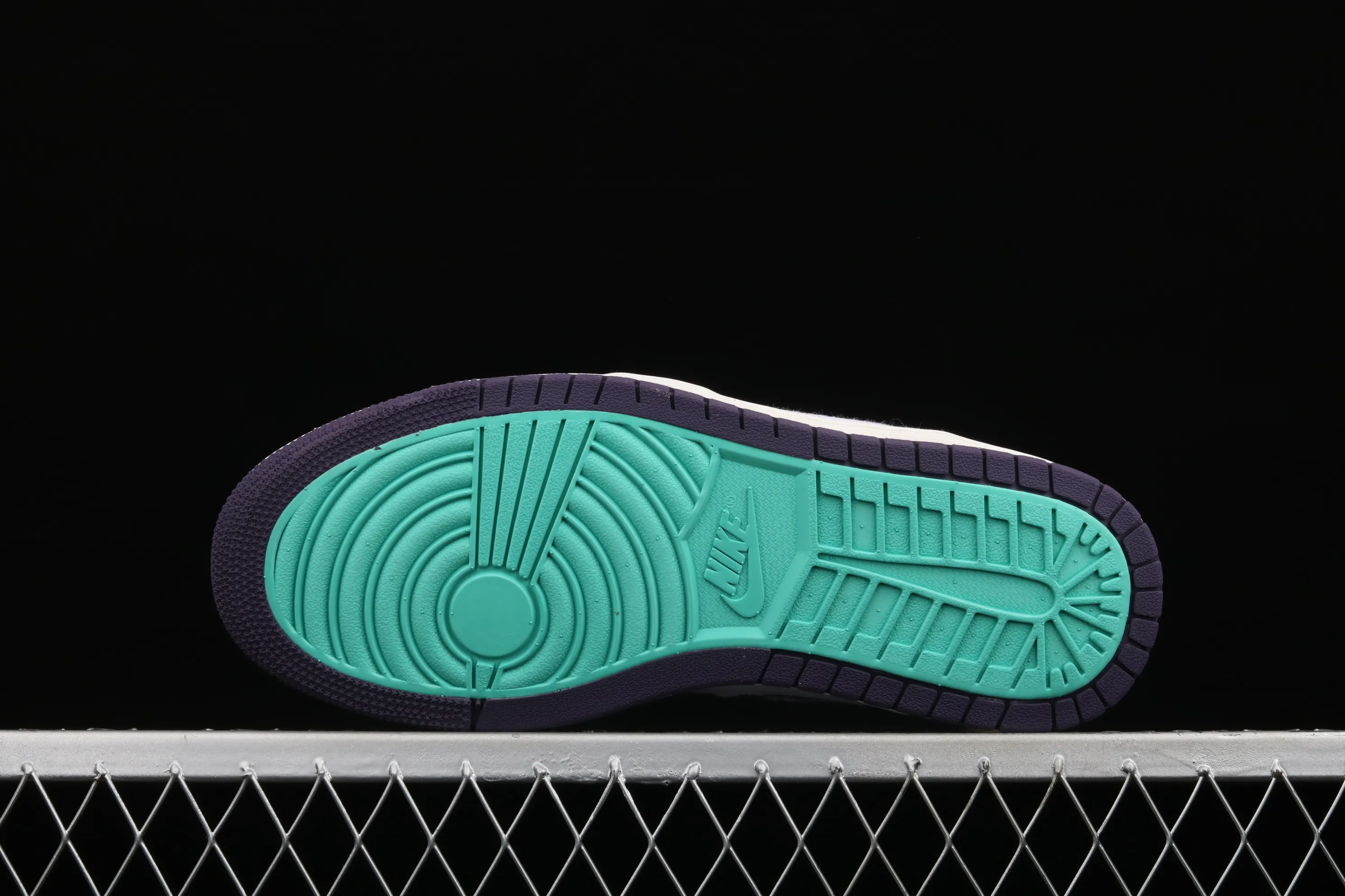 All categories Air Jordan Jordan series basketball shoes Air Jordan 1 High Z version Air Jordan 1 Zoom CMFT Pairs Daybreak AJ1 Joe 1 Purple Grape CT0978-150